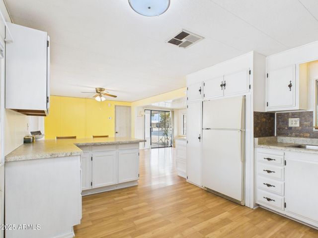 428 S 80TH Way, Mesa, AZ 85208