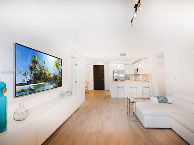 999 SW 1st Ave 1611, Miami, FL 33130