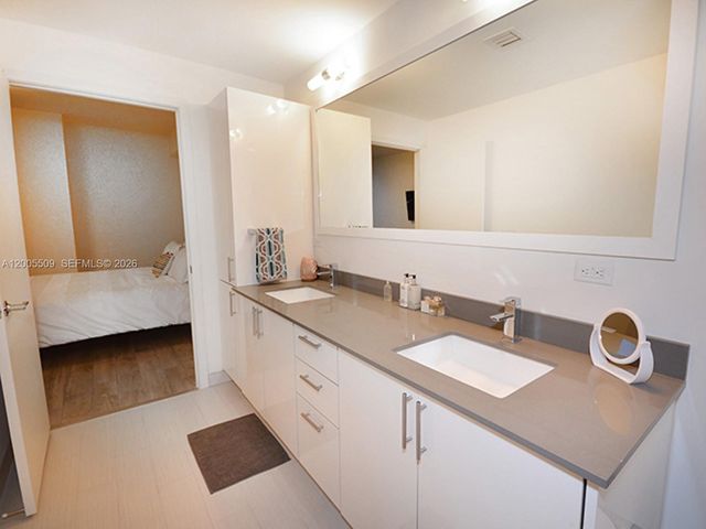 999 SW 1st Ave 1611, Miami, FL 33130