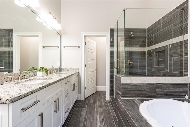 3130 Chestnut Woods Drive, Atlanta, GA 30340