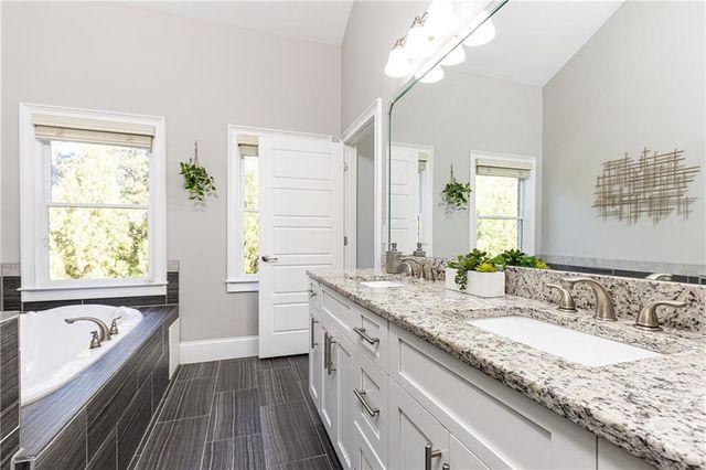 3130 Chestnut Woods Drive, Atlanta, GA 30340
