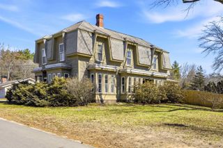 17 Shawmut Street, Concord, NH 03301