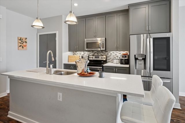 5609 SMU Boulevard 402, Dallas, TX 75206