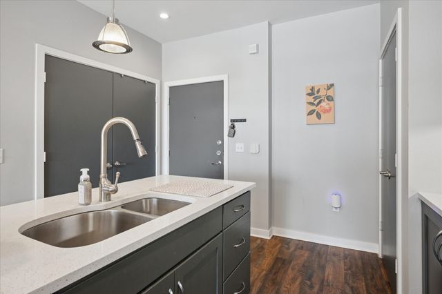 5609 SMU Boulevard 402, Dallas, TX 75206