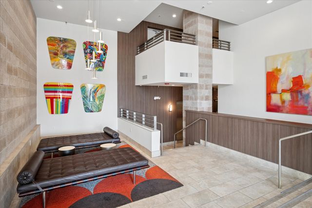 5609 SMU Boulevard 402, Dallas, TX 75206