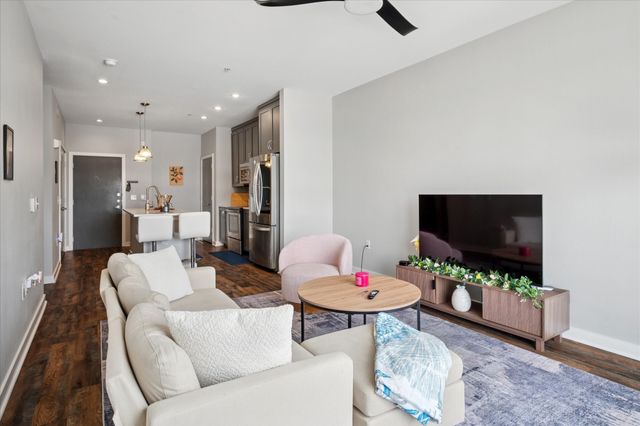 5609 SMU Boulevard 402, Dallas, TX 75206