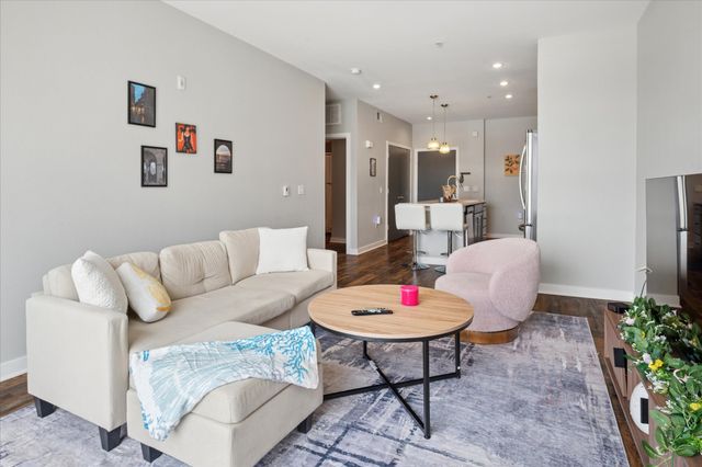 5609 SMU Boulevard 402, Dallas, TX 75206