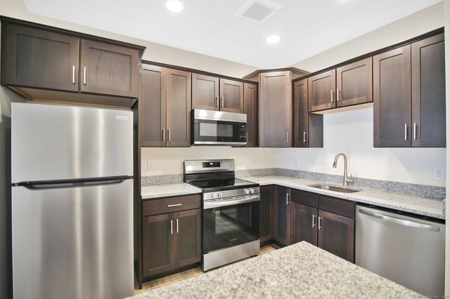 280 Salmon Brook Street 4106A, Granby, CT 06035