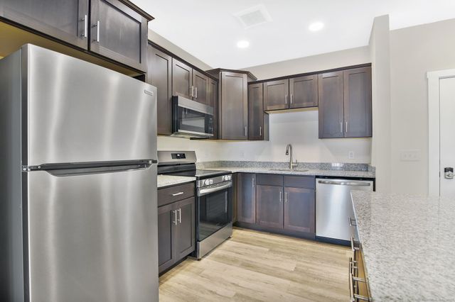 280 Salmon Brook Street 4106A, Granby, CT 06035