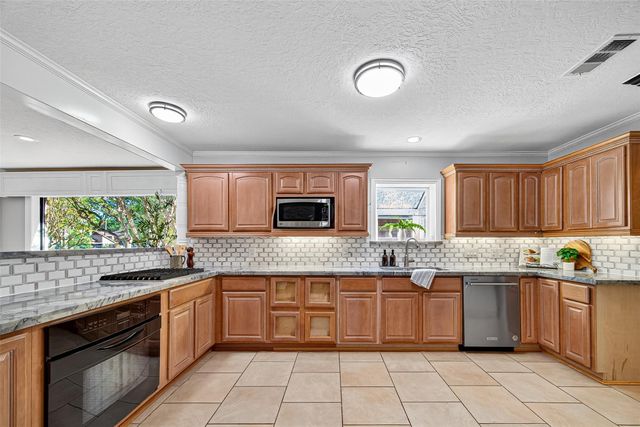 186 Old Bridge Lake, Houston, TX 77069