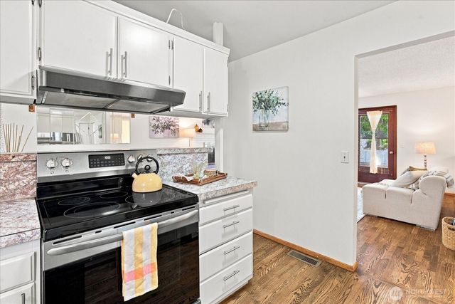 30209 21st Avenue S, Federal Way, WA 98003