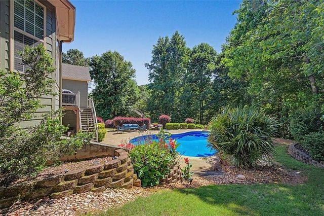 27 Roberson Drive NE, Cartersville, GA 30121