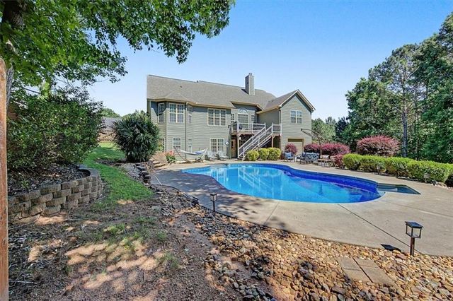 27 Roberson Drive NE, Cartersville, GA 30121