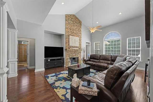 27 Roberson Drive NE, Cartersville, GA 30121