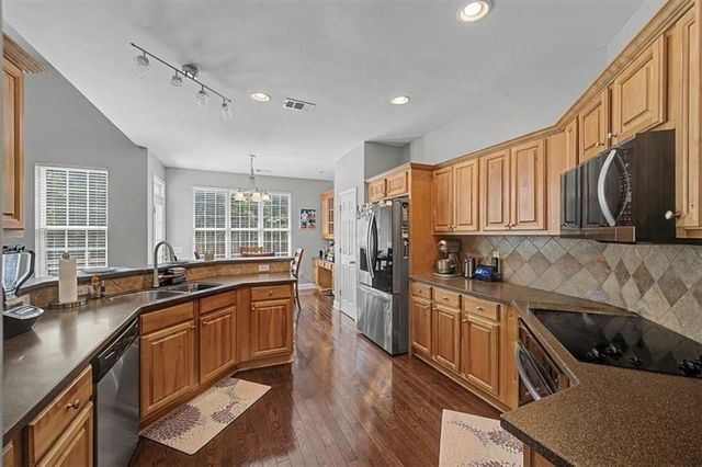 27 Roberson Drive NE, Cartersville, GA 30121