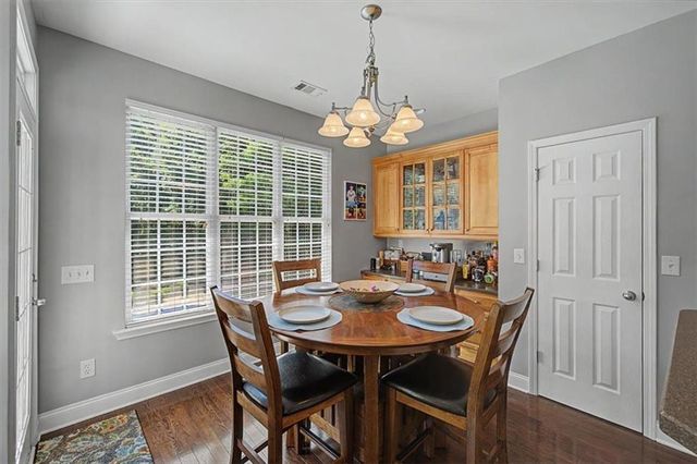 27 Roberson Drive NE, Cartersville, GA 30121