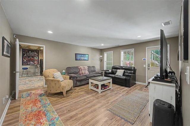 27 Roberson Drive NE, Cartersville, GA 30121