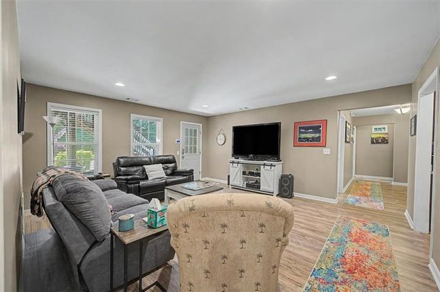27 Roberson Drive NE, Cartersville, GA 30121