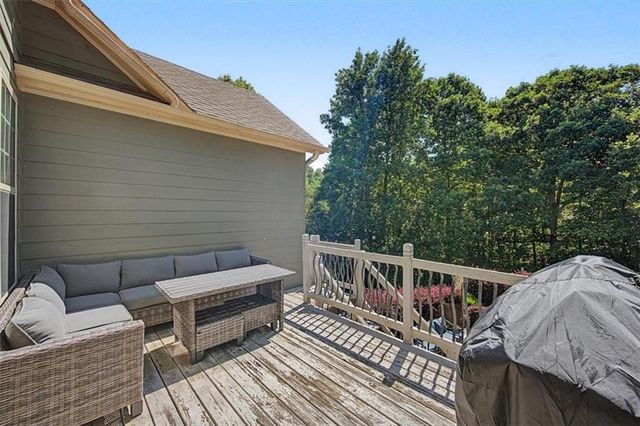 27 Roberson Drive NE, Cartersville, GA 30121