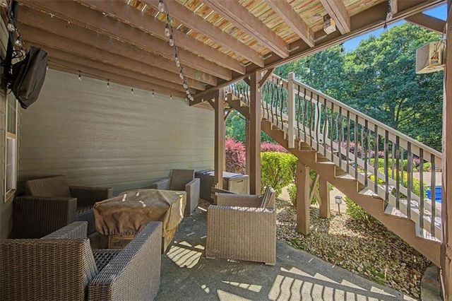 27 Roberson Drive NE, Cartersville, GA 30121