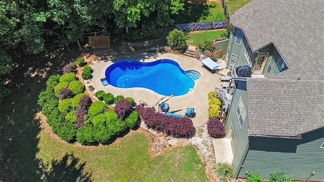 27 Roberson Drive NE, Cartersville, GA 30121