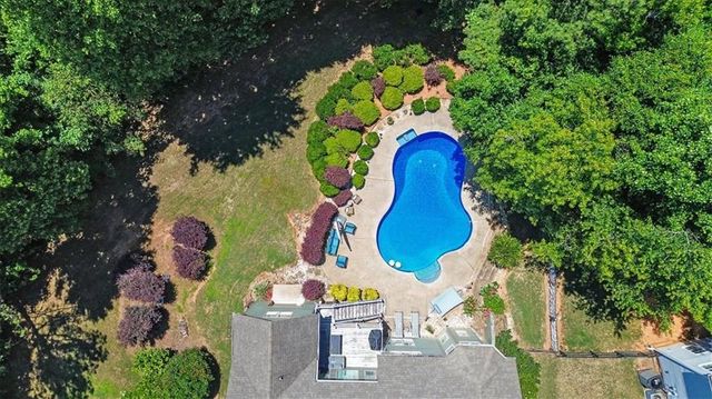 27 Roberson Drive NE, Cartersville, GA 30121