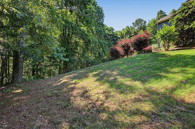 27 Roberson Drive NE, Cartersville, GA 30121