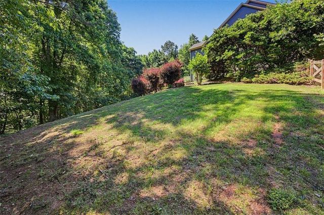 27 Roberson Drive NE, Cartersville, GA 30121
