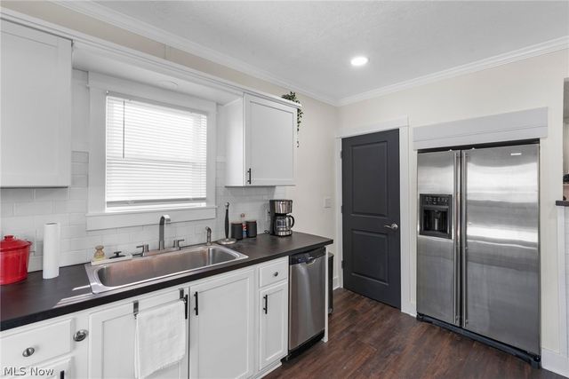 3434 W 122nd Street, Cleveland, OH 44111