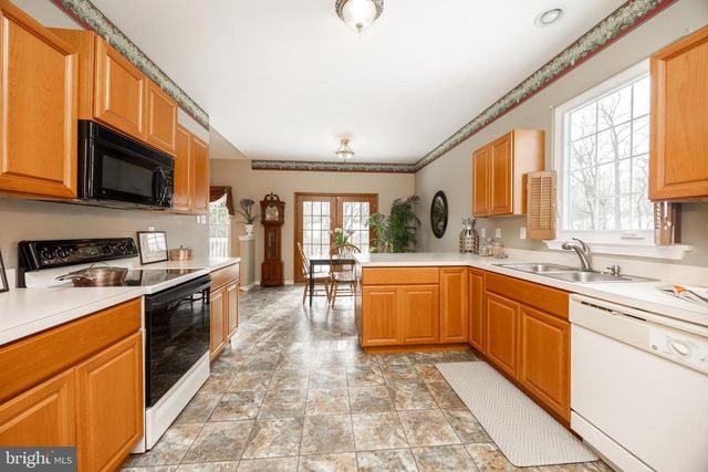 140 MILBURY RD, Coatesville, PA 19320