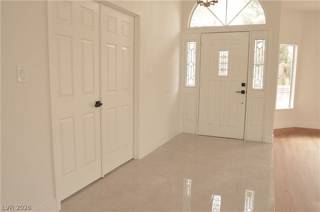 8604 Grandbank Drive, Las Vegas, NV 89145