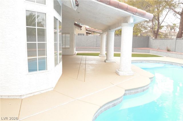 8604 Grandbank Drive, Las Vegas, NV 89145