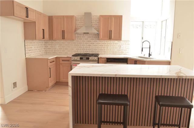 8604 Grandbank Drive, Las Vegas, NV 89145