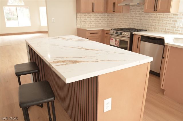 8604 Grandbank Drive, Las Vegas, NV 89145
