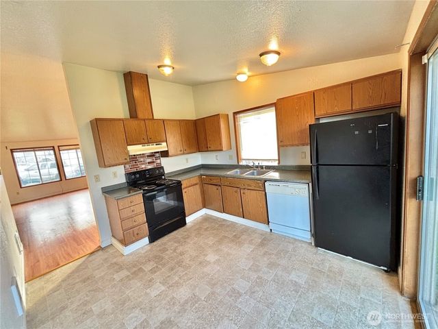 9302 S M Street, Tacoma, WA 98444