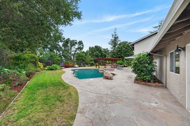 19121 Harleigh Drive, Saratoga, CA 95070