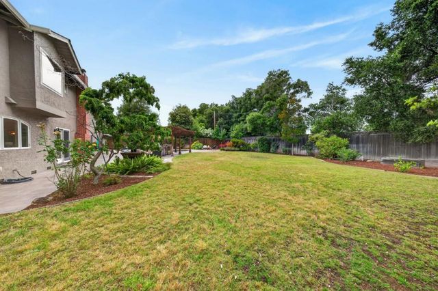 19121 Harleigh Drive, Saratoga, CA 95070