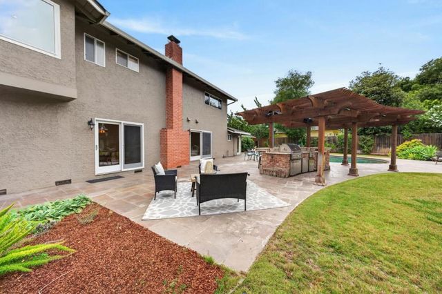 19121 Harleigh Drive, Saratoga, CA 95070