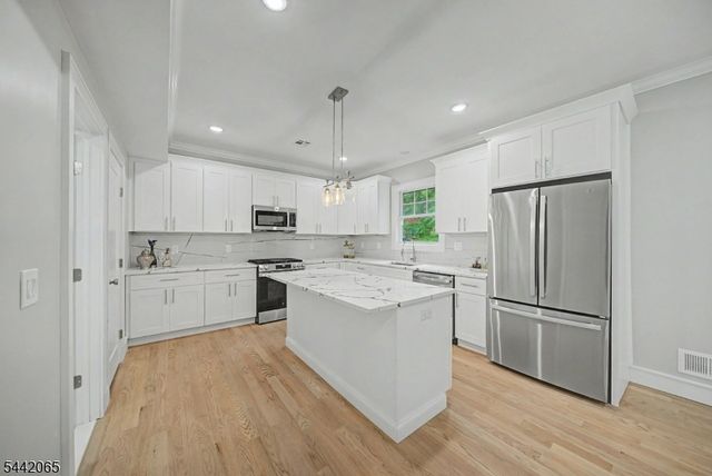 21 Willow Ave, Randolph Twp., NJ 07869