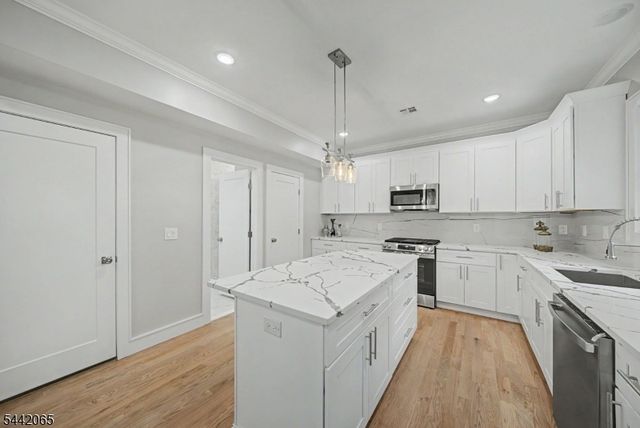 21 Willow Ave, Randolph Twp., NJ 07869