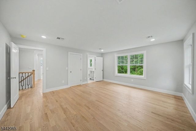 21 Willow Ave, Randolph Twp., NJ 07869