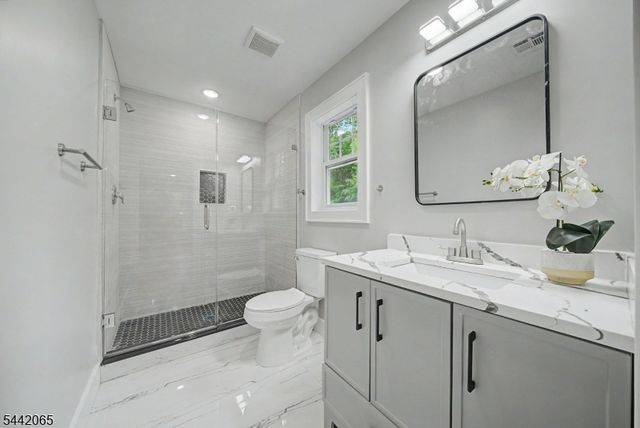 21 Willow Ave, Randolph Twp., NJ 07869