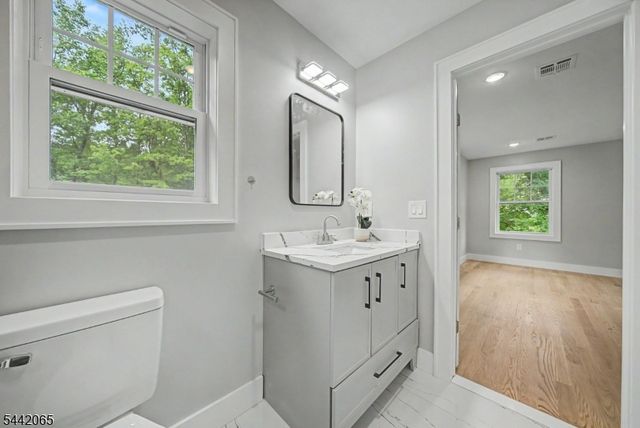 21 Willow Ave, Randolph Twp., NJ 07869