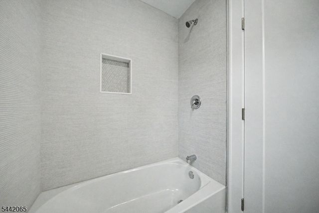 21 Willow Ave, Randolph Twp., NJ 07869