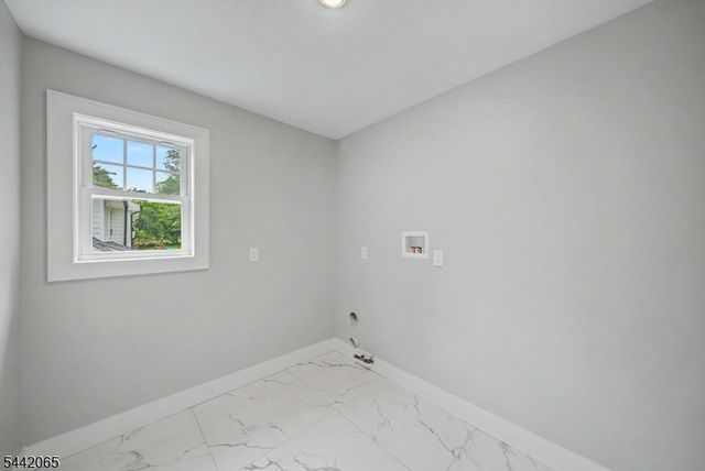 21 Willow Ave, Randolph Twp., NJ 07869