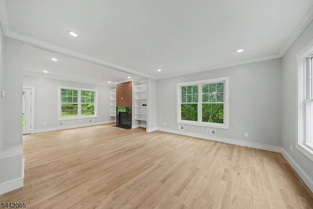 21 Willow Ave, Randolph Twp., NJ 07869