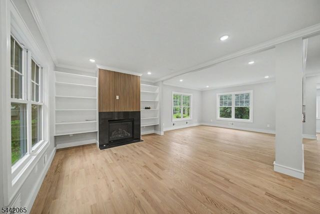 21 Willow Ave, Randolph Twp., NJ 07869