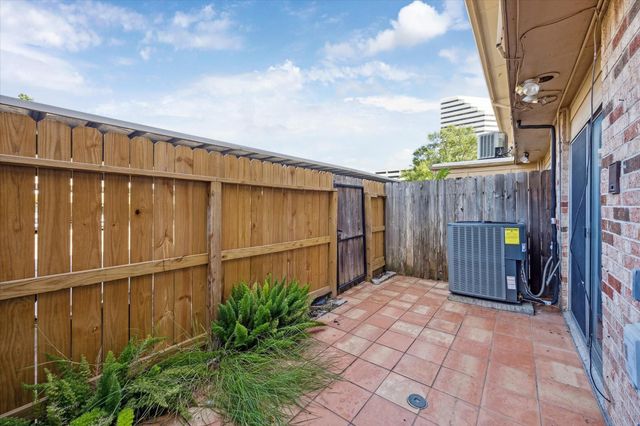 2501 Bering Drive 5, Houston, TX 77057