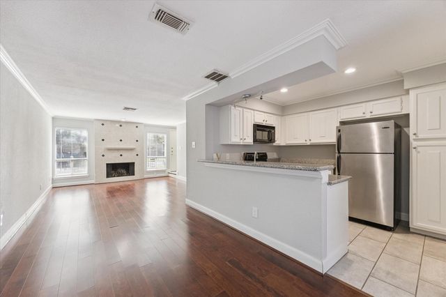 2501 Bering Drive 5, Houston, TX 77057