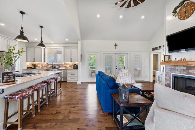 1101 Foxfire ln, Bedford, VA 24523